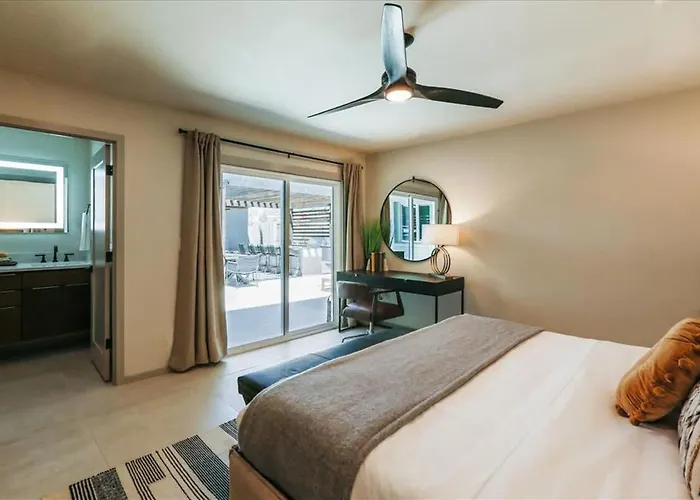 Holiday home Deluxe Desert Getaway Heated Pool & Hot Tub