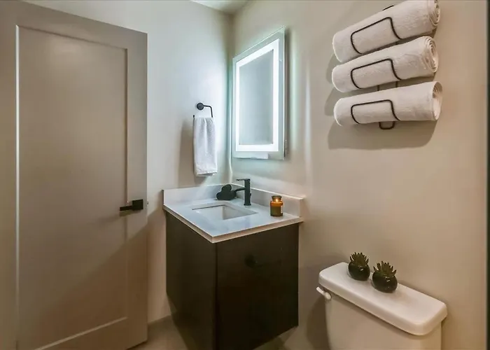 Deluxe Desert Getaway Heated Pool & Hot Tub Scottsdale