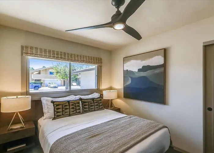 Deluxe Desert Getaway Heated Pool & Hot Tub Scottsdale